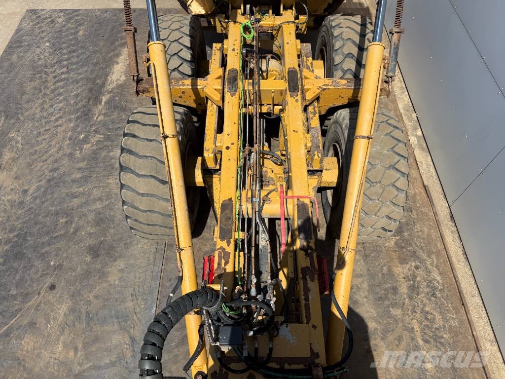 CAT 725 - Automatic Greasing / Airco Zglobni damperi