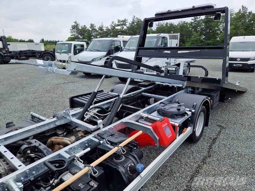 Nissan 35.13 Dostavna vozila / kombiji