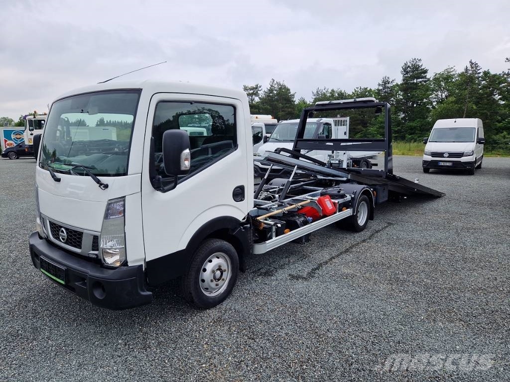 Nissan 35.13 Dostavna vozila / kombiji
