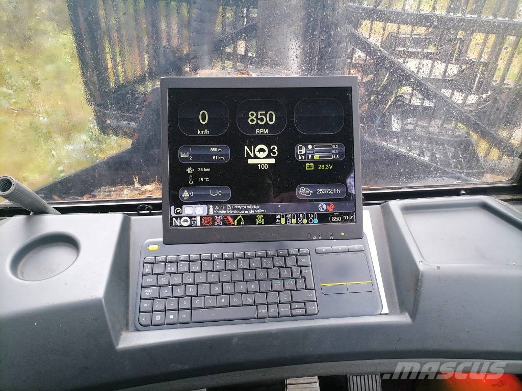 Komatsu 865 원목 포워더