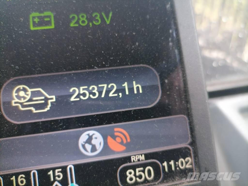 Komatsu 865 원목 포워더