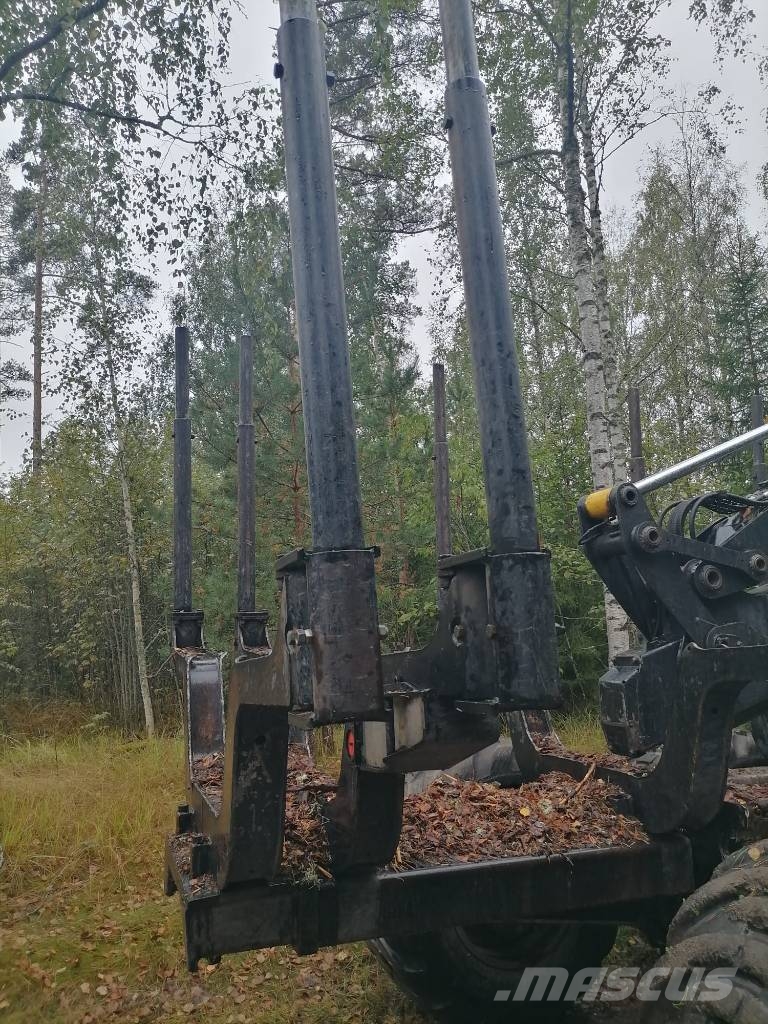 Komatsu 865 원목 포워더