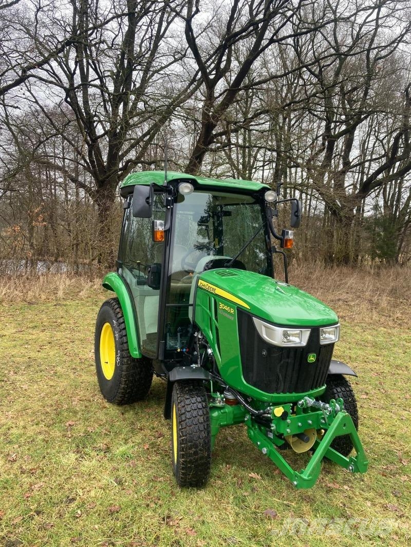 John Deere 3046R الجرارات
