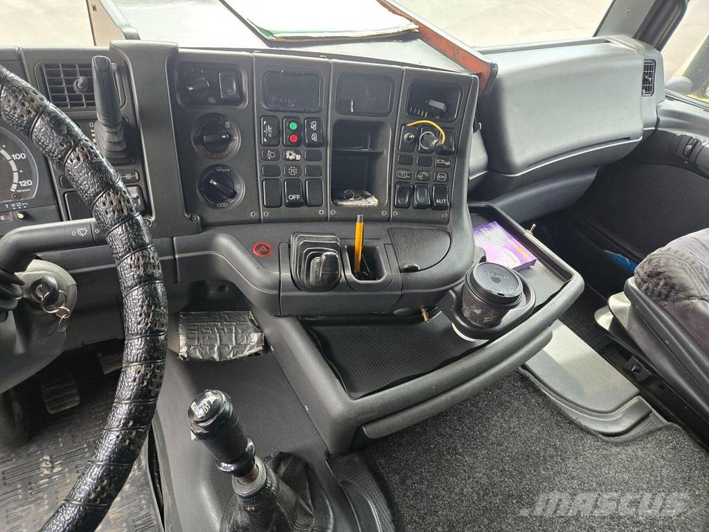 Scania R124 4X2 وحدات الجر