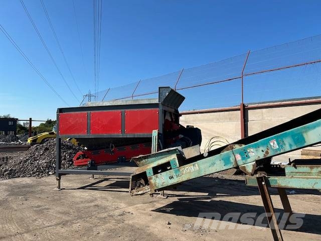 Quarry King BH12 Feed Hopper Tartályok és tölcsérek