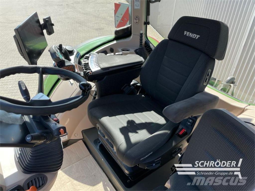 Fendt 724 VARIO GEN6 PROFI PLUS Traktorer