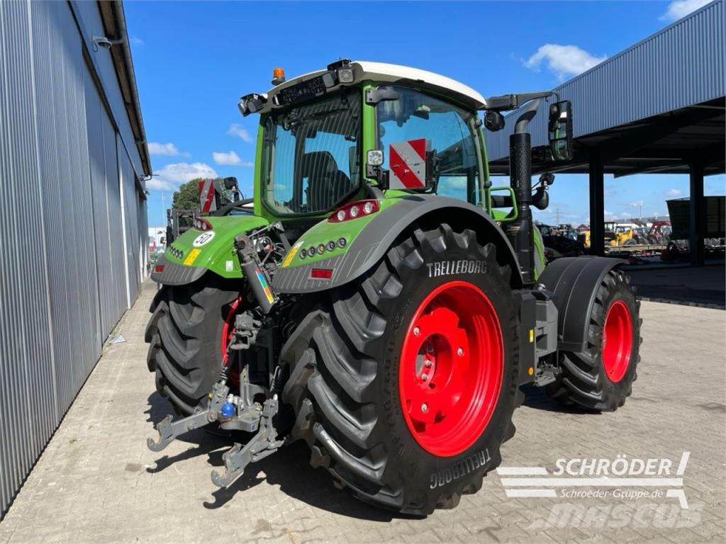Fendt 724 VARIO GEN6 PROFI PLUS Traktorer