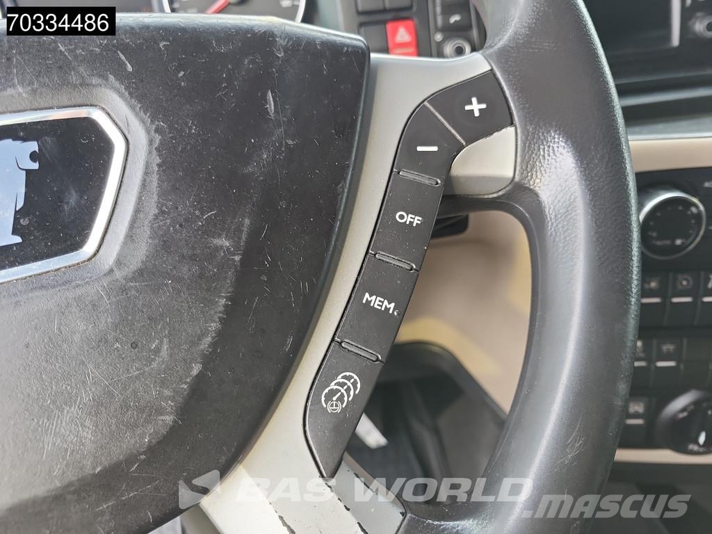 MAN TGX 18.460 4X2 XLX Mega Retarder 2xTanks ACC Camiones tractor