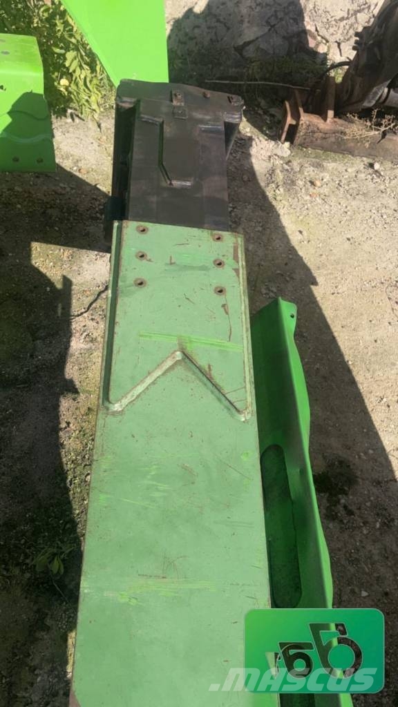John Deere 3200 Complete arm Mast Boom AZ58590 AZ56086 Chassis