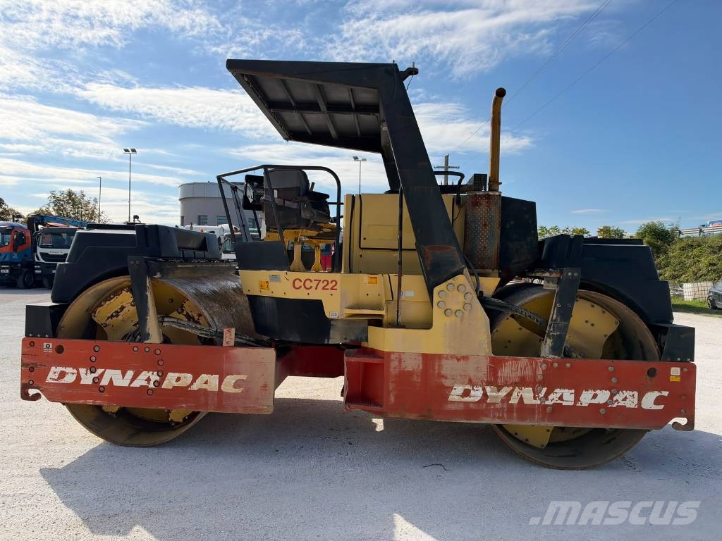 Dynapac CC 722 مداحل ثنائية الاسطوانة
