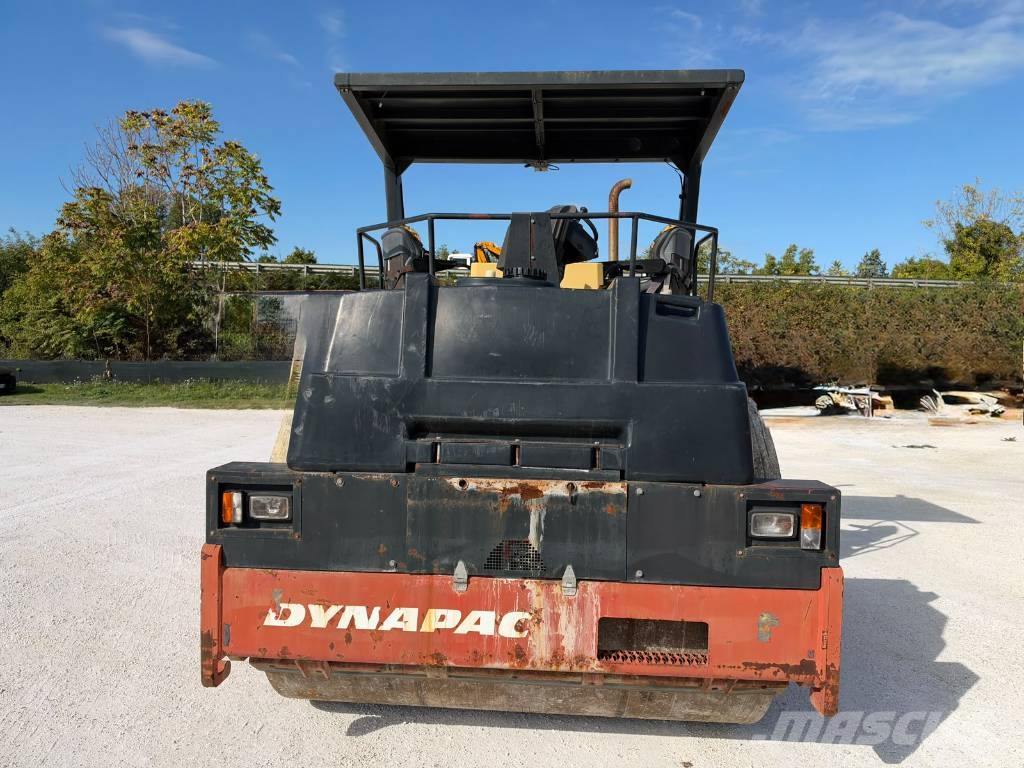 Dynapac CC 722 مداحل ثنائية الاسطوانة