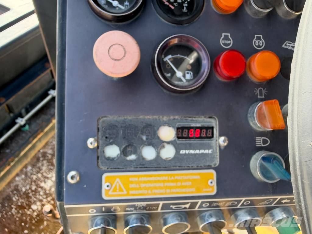 Dynapac CC 722 مداحل ثنائية الاسطوانة
