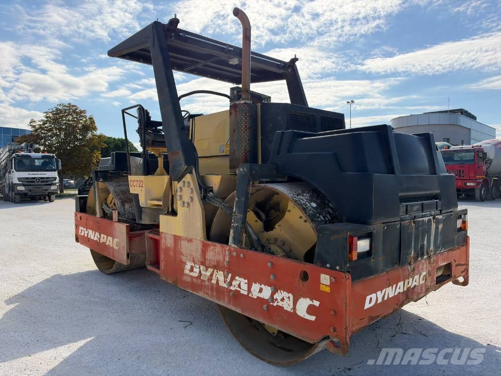 Dynapac CC 722 مداحل ثنائية الاسطوانة