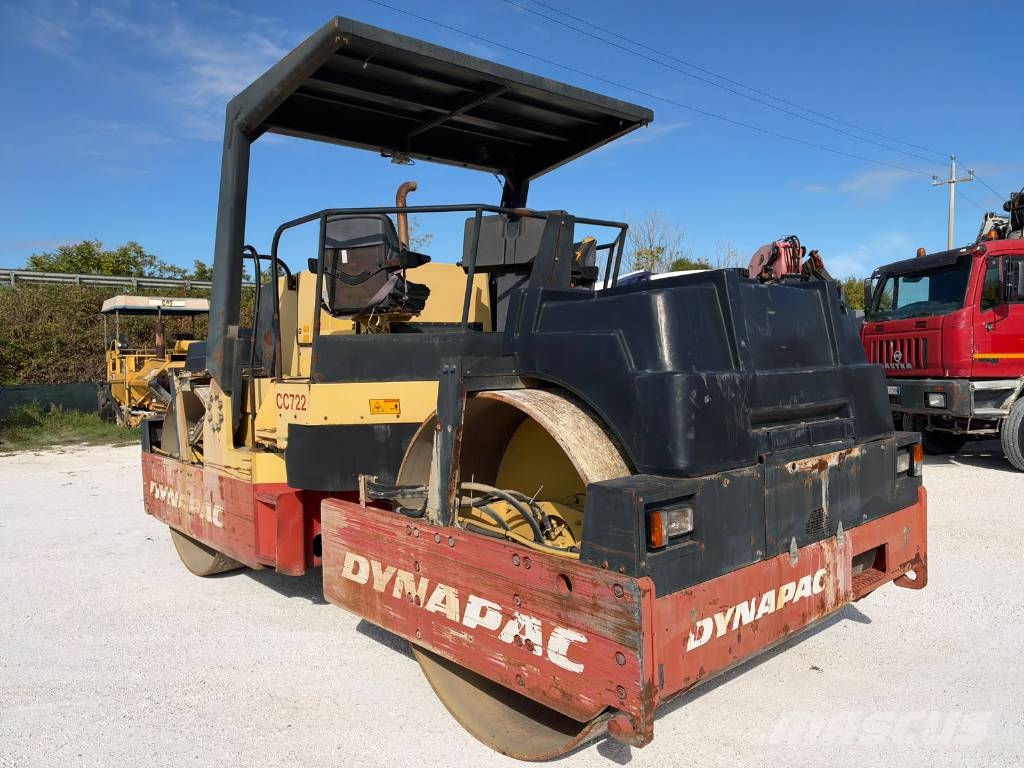 Dynapac CC 722 مداحل ثنائية الاسطوانة
