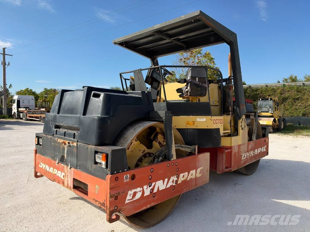Dynapac CC 722 مداحل ثنائية الاسطوانة