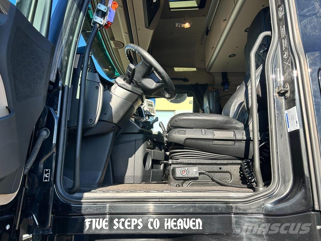 Mercedes-Benz AROCS 3763 8X4*4 EURO6 + LOFLIFT 125Z HiVision Puuautot