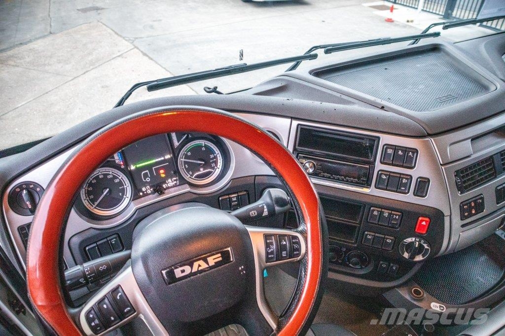 DAF XF 105.460 - AJK + intarder شاحنات الرافعات الخطافية