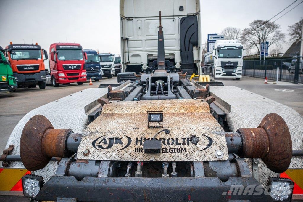 DAF XF 105.460 - AJK + intarder شاحنات الرافعات الخطافية