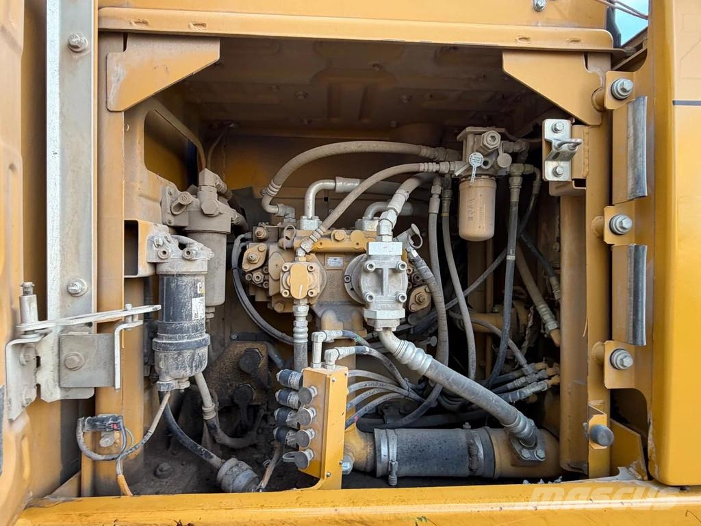 CAT 320E L Track Excavator - Rearview Camera - Hammer 履带挖掘机
