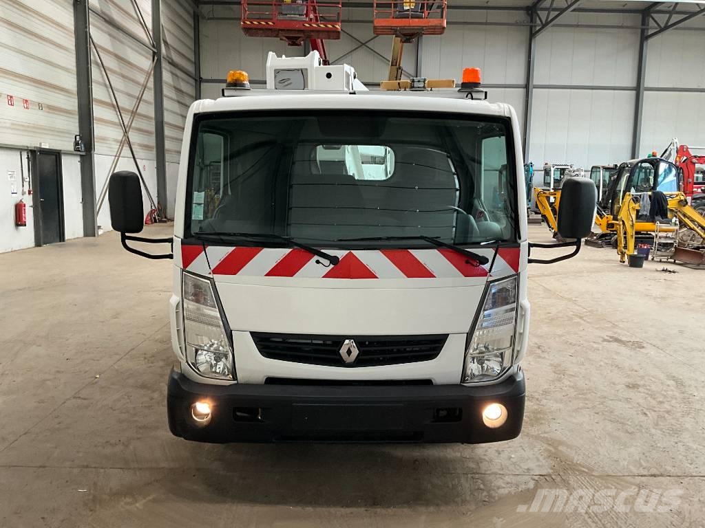 Renault Maxity 120.35 DXI+ Isoli VAT 69 NE Auto korpe
