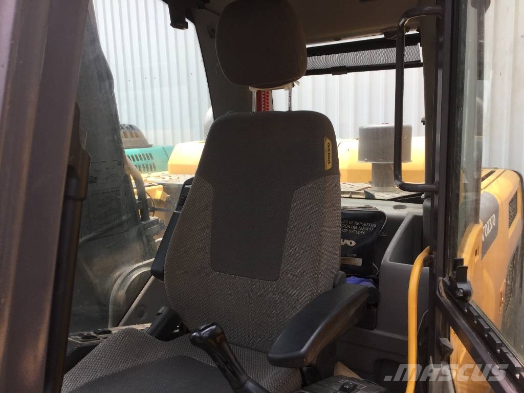 Volvo EC220DL Bageri gusjeničari