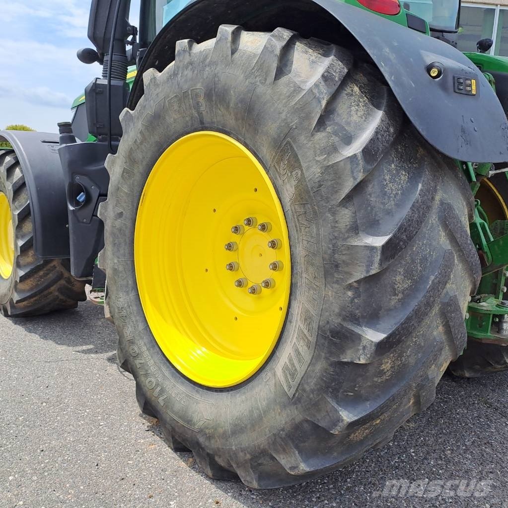 John Deere 6230r Traktori
