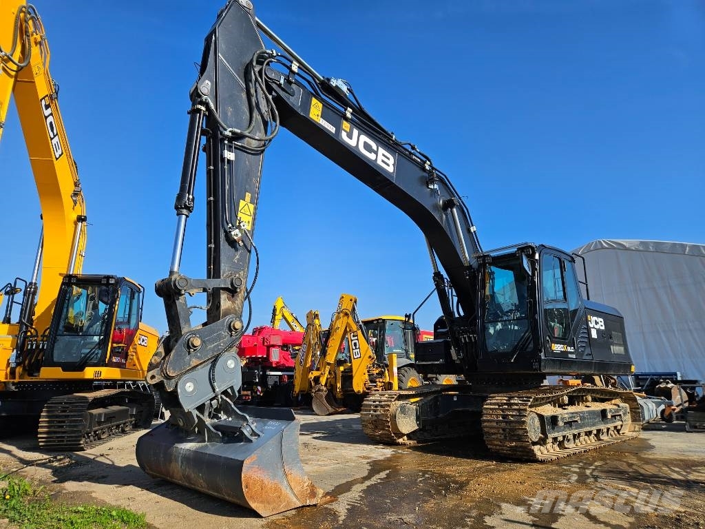 JCB 220 X C SV Black Edition + 2 buckets Excavadoras sobre orugas