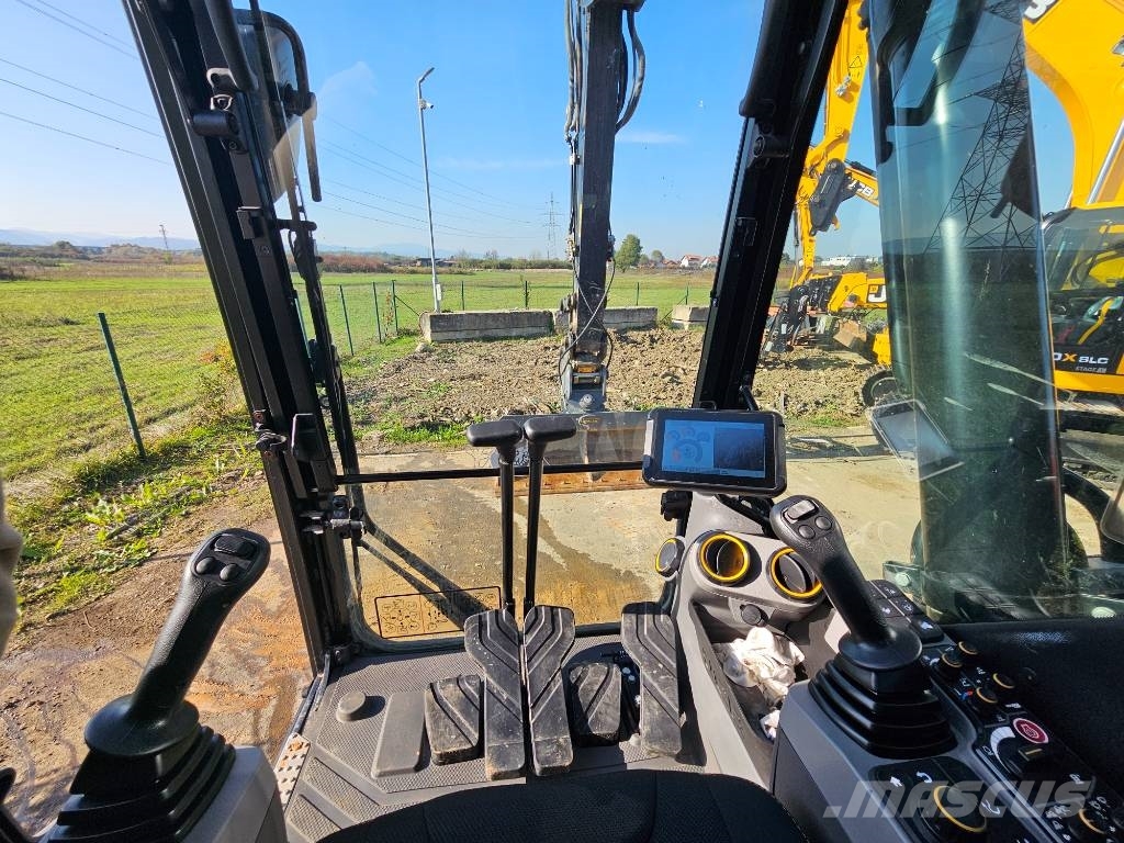 JCB 220 X C SV Black Edition + 2 buckets Excavadoras sobre orugas