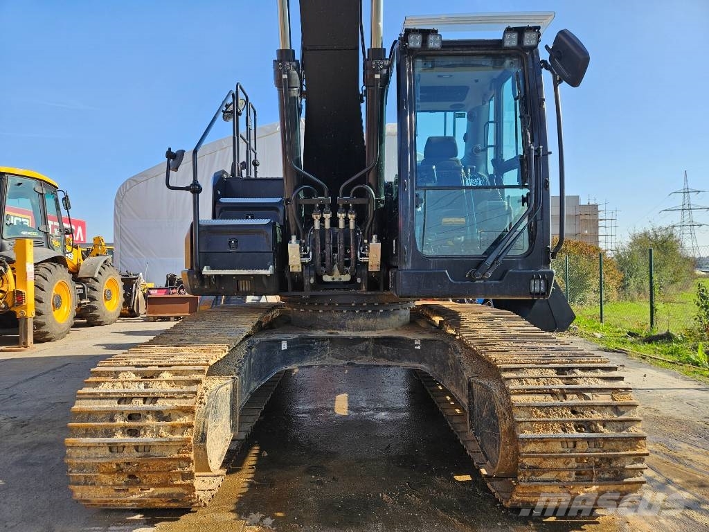 JCB 220 X C SV Black Edition + 2 buckets Excavadoras sobre orugas
