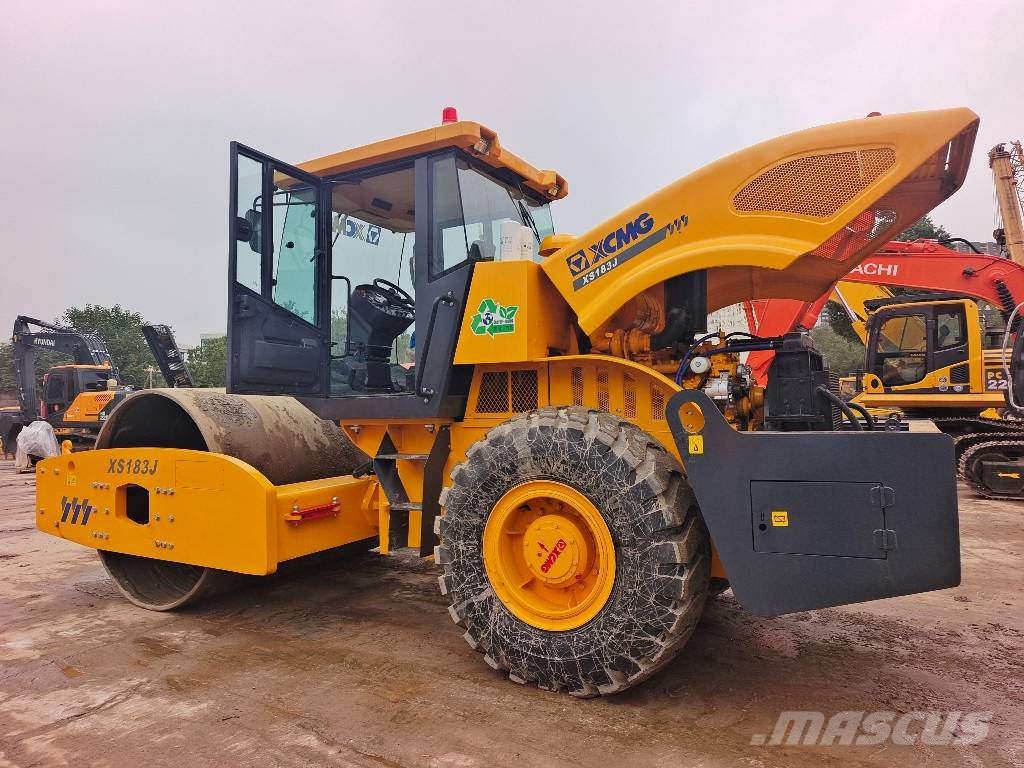 XCMG XS 183 J shanghai largest supplier مداحل أحادية الأسطوانة