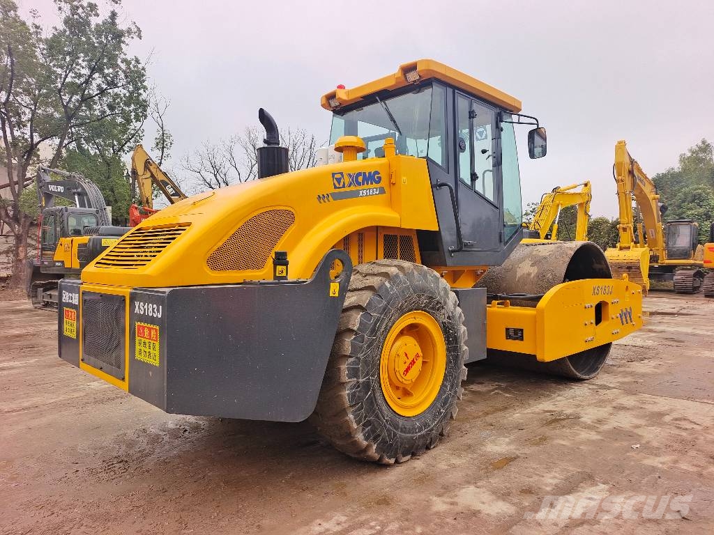 XCMG XS 183 J shanghai largest supplier مداحل أحادية الأسطوانة
