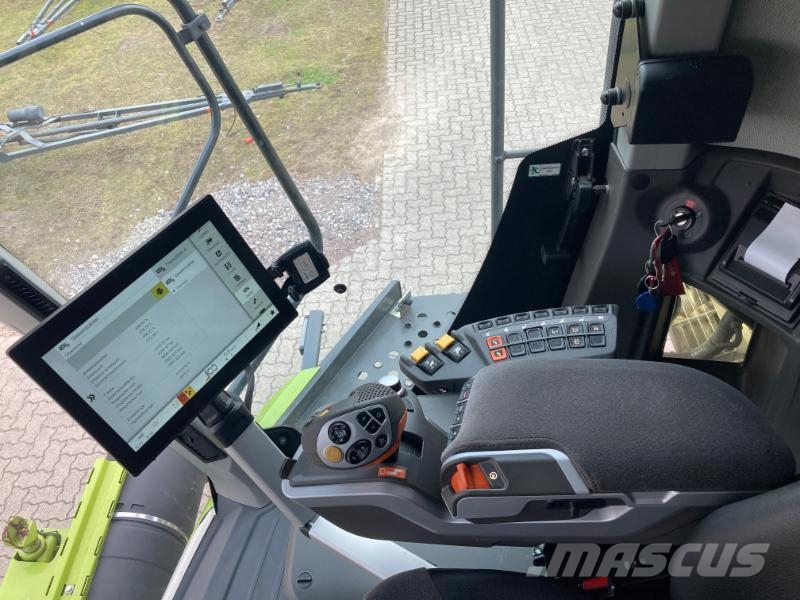 CLAAS LEXION 7600 TT Combine harvesters