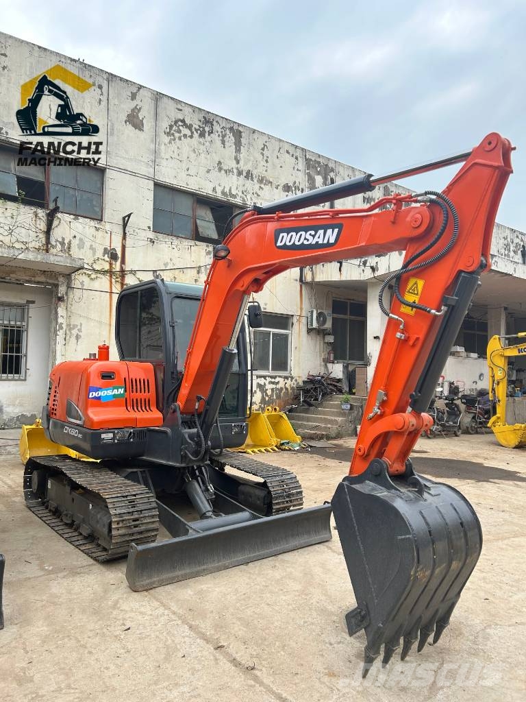 Doonan DX60 Rupsgraafmachines