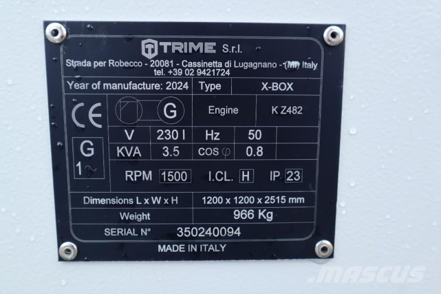 Trime X-BOX 4x320W Valid inspection, Hydr. Vertical towe Torres de iluminação