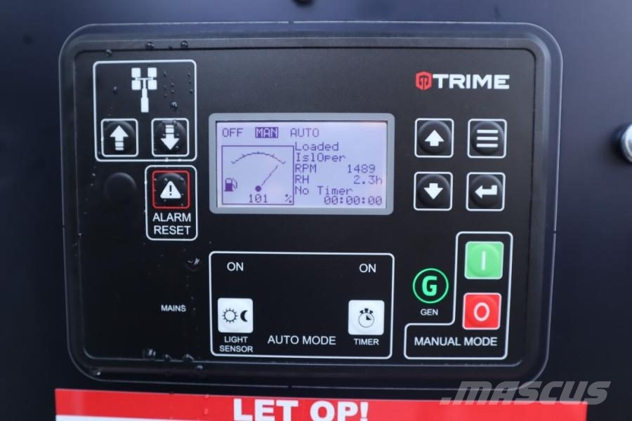 Trime X-BOX 4x320W Valid inspection, Hydr. Vertical towe Torres de iluminação