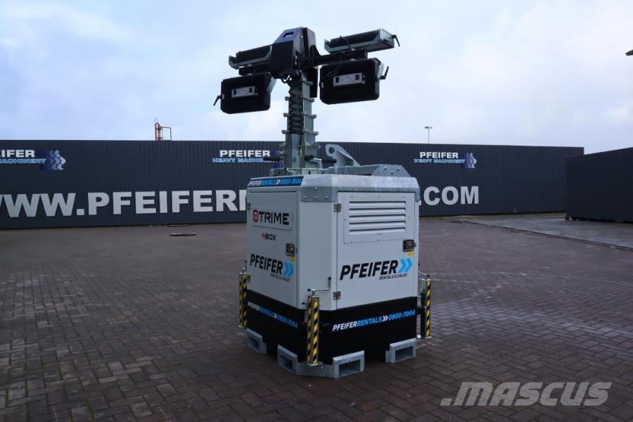Trime X-BOX 4x320W Valid inspection, Hydr. Vertical towe Torres de iluminação
