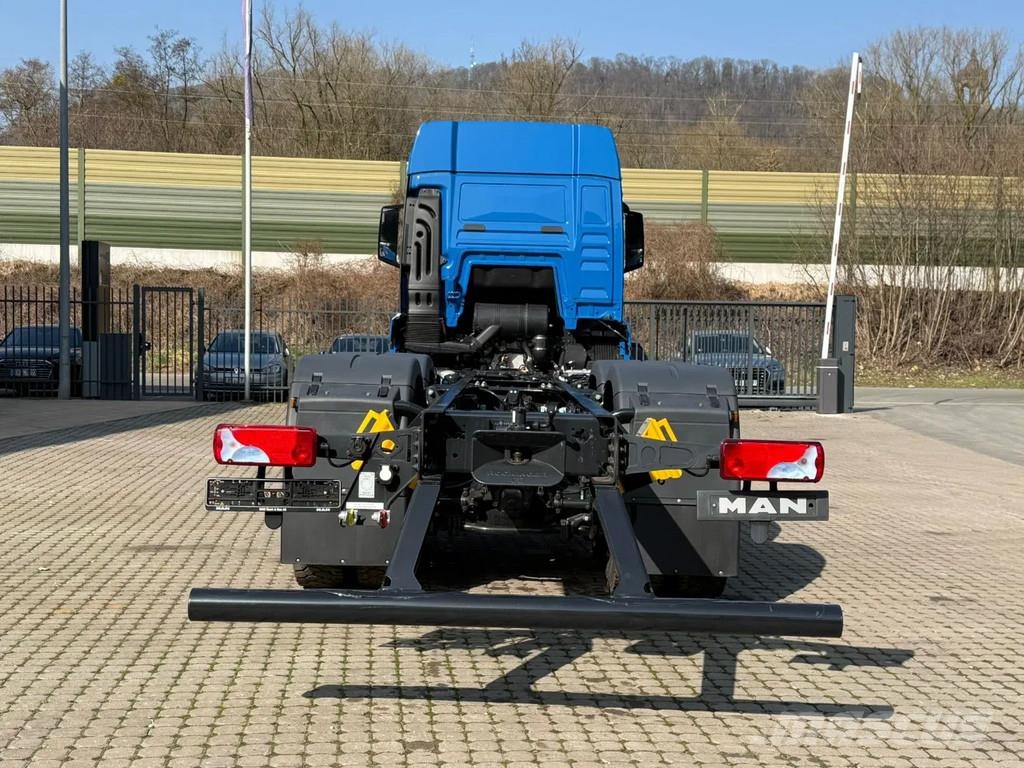MAN TGS 33.520 TGS 33.520 6x4 BB Euro6e Kamioni-šasije