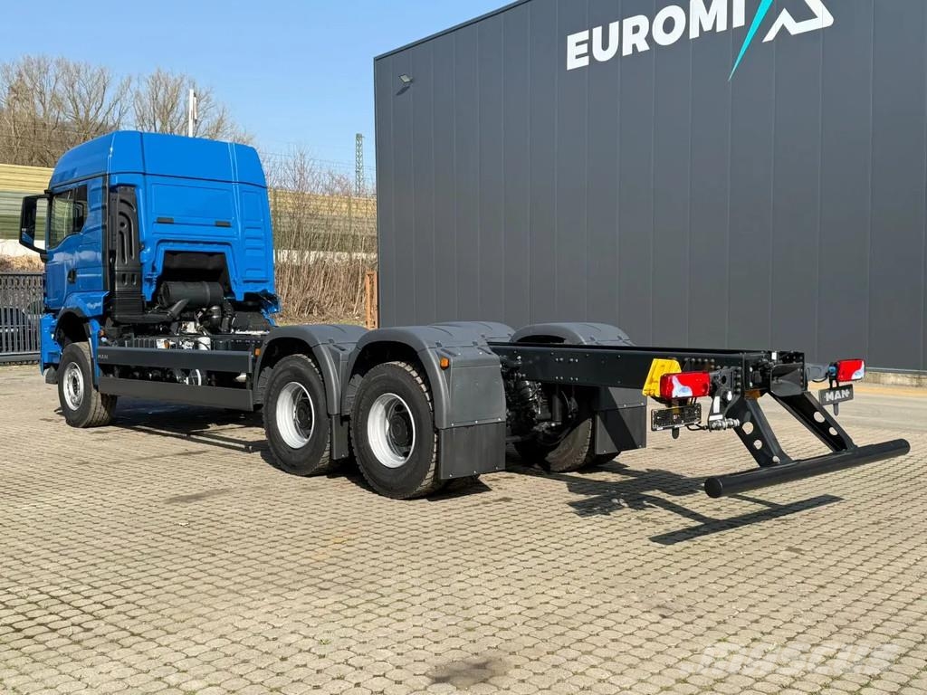 MAN TGS 33.520 TGS 33.520 6x4 BB Euro6e Kamioni-šasije