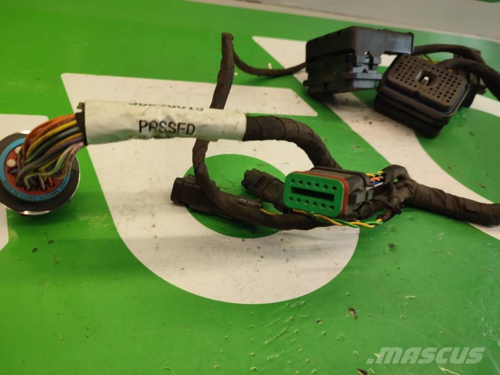 CAT 388-8815 CAT 730C Cabin Wiring Harness Exhaust Gas Sähkö ja elektroniikka