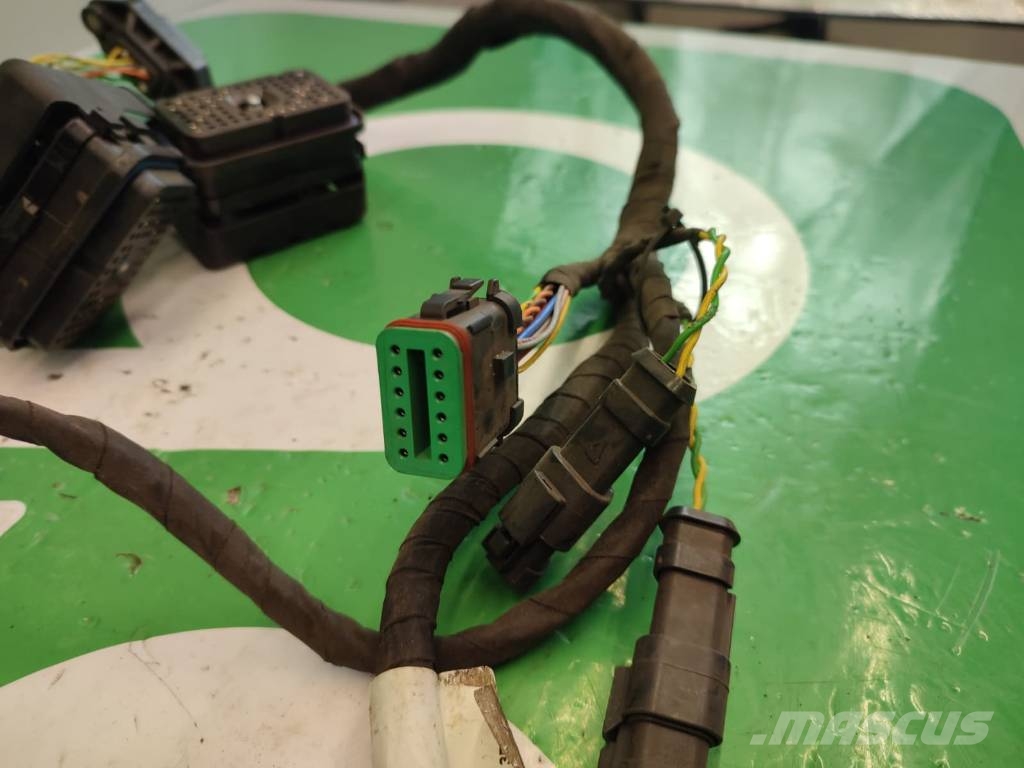 CAT 388-8815 CAT 730C Cabin Wiring Harness Exhaust Gas Sähkö ja elektroniikka