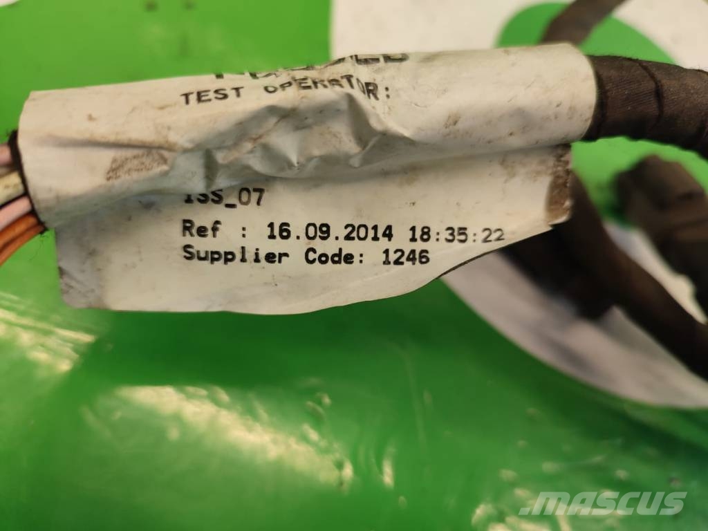 CAT 388-8815 CAT 730C Cabin Wiring Harness Exhaust Gas Sähkö ja elektroniikka