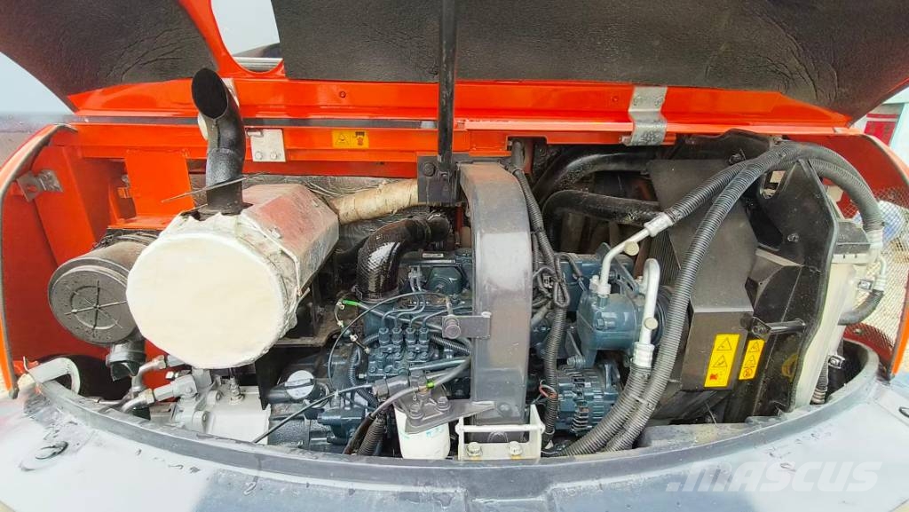 Kubota KX 080-4 小型挖土機/掘鑿機<7t(小型挖掘機)