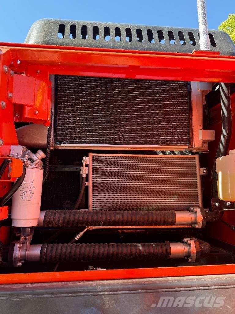 Doosan DX 300 LC-9C Bagri goseničarji
