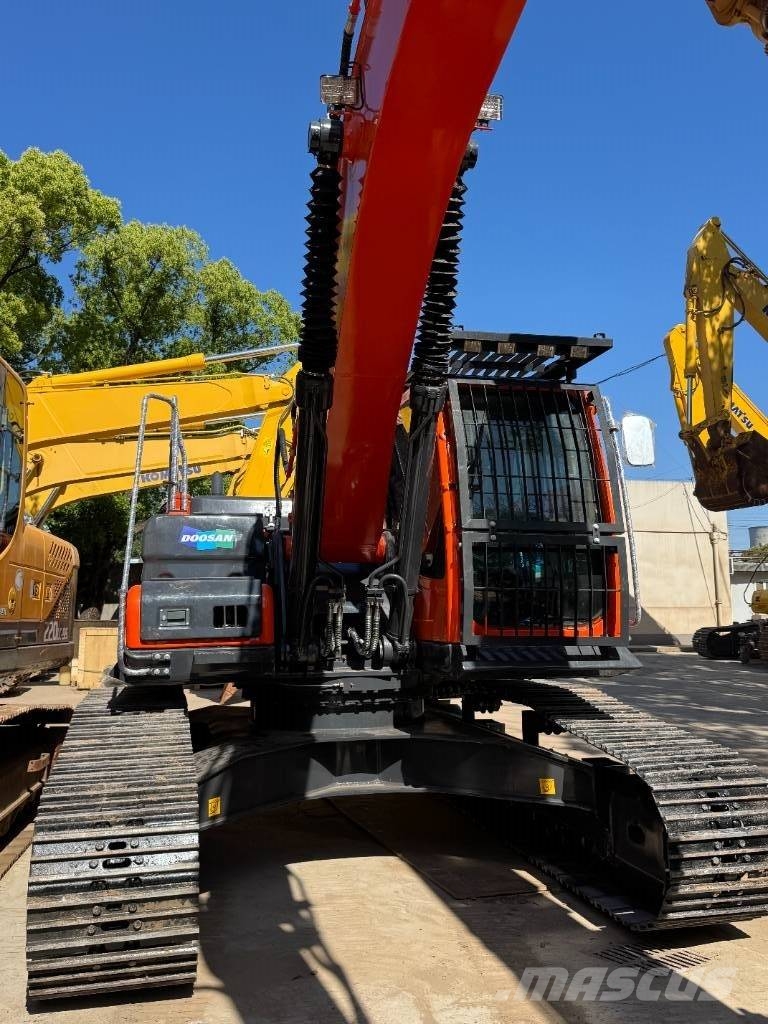 Doosan DX 300 LC-9C Bagri goseničarji