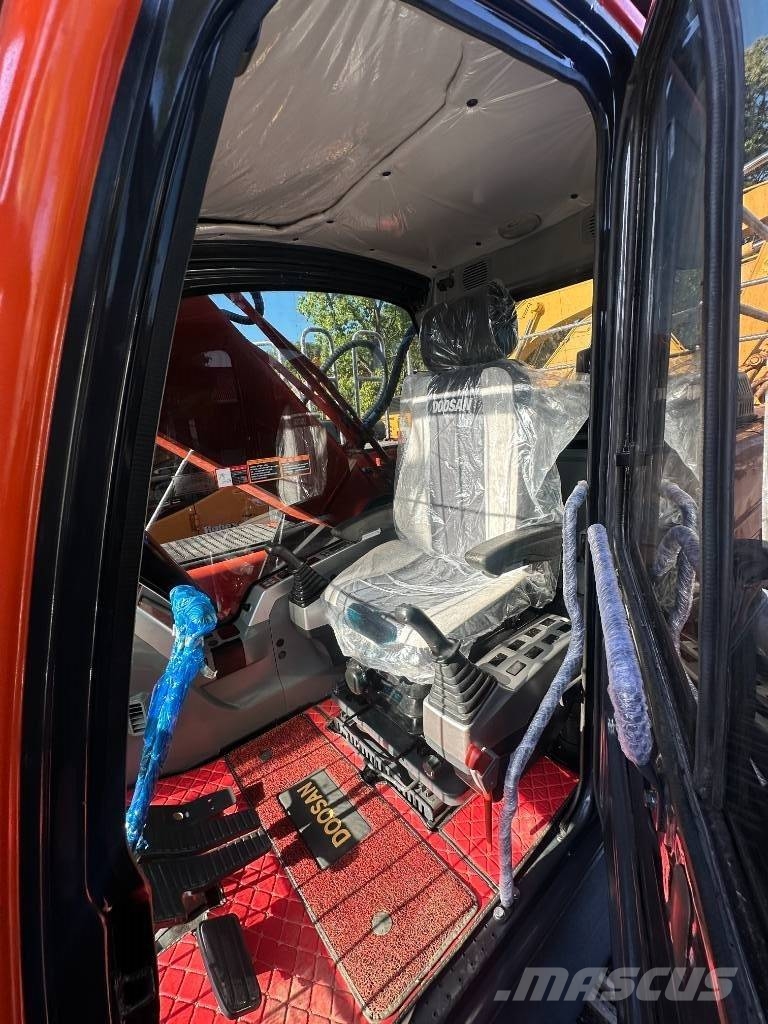 Doosan DX 300 LC-9C Bagri goseničarji