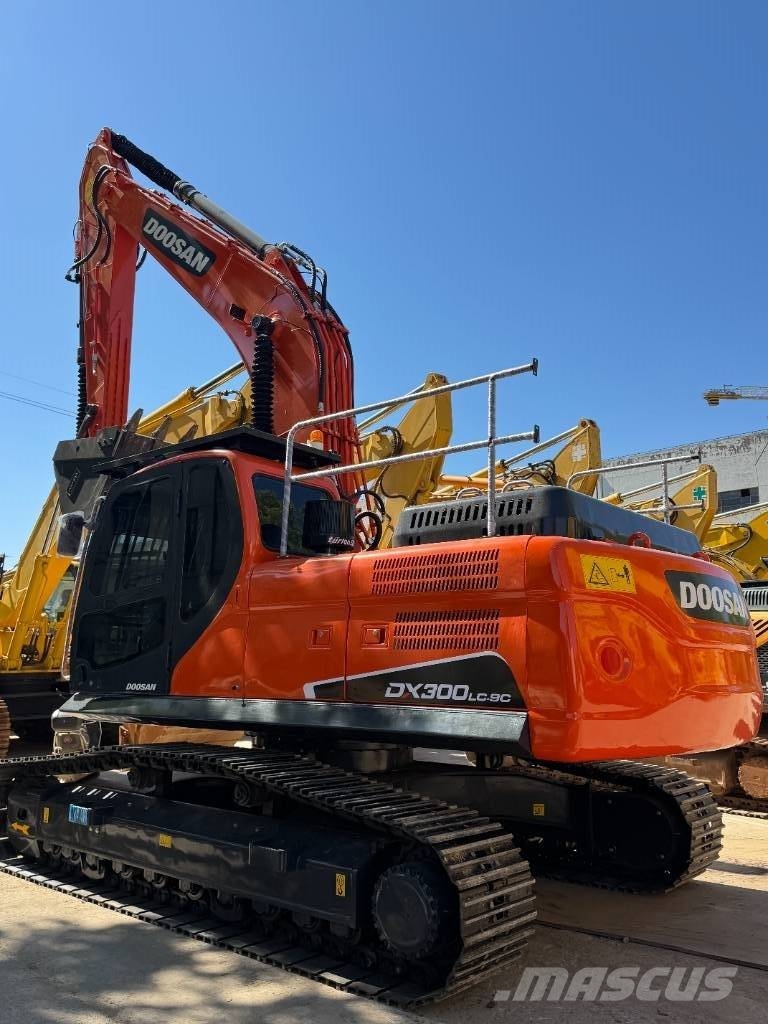 Doosan DX 300 LC-9C Bagri goseničarji