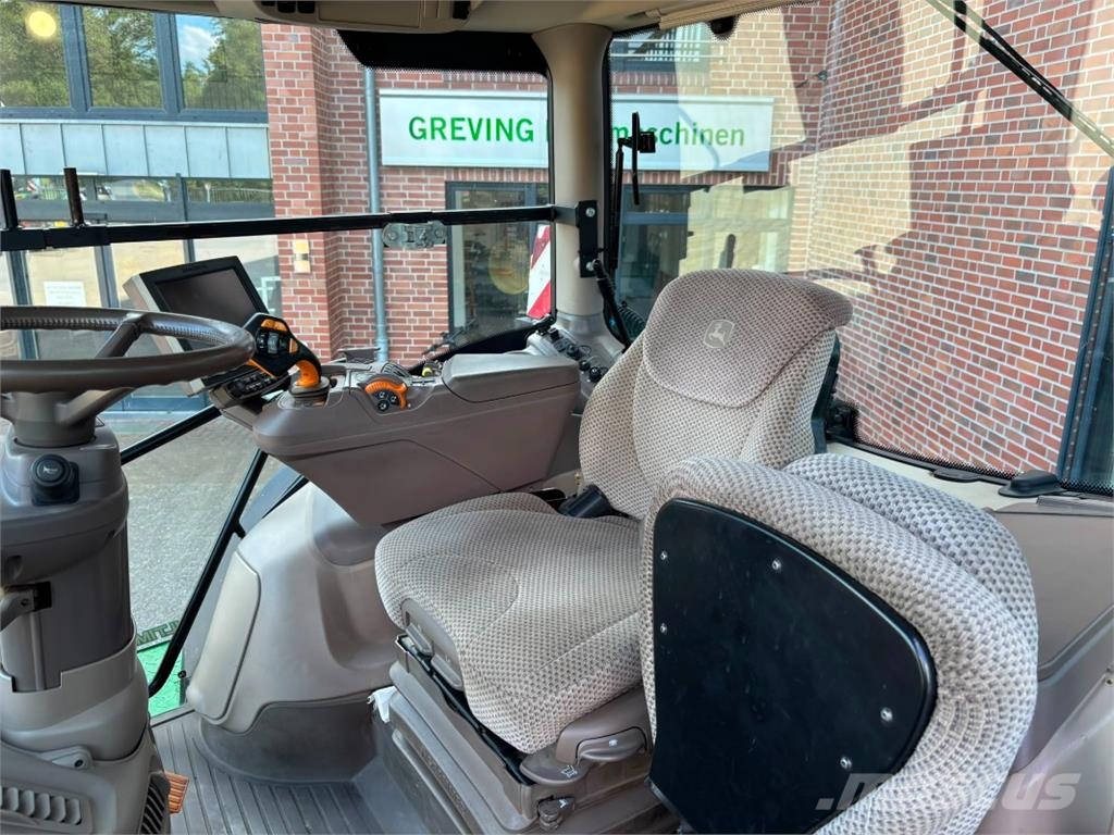John Deere 6230R Traktory