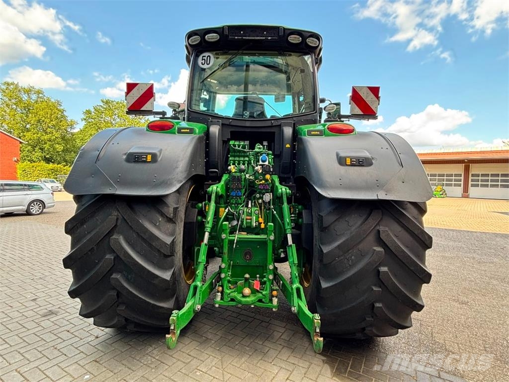 John Deere 6230R Traktory