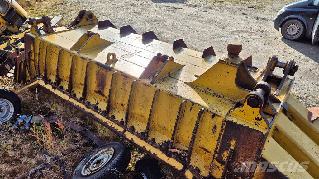 CAT D 8 T Bandschaktare
