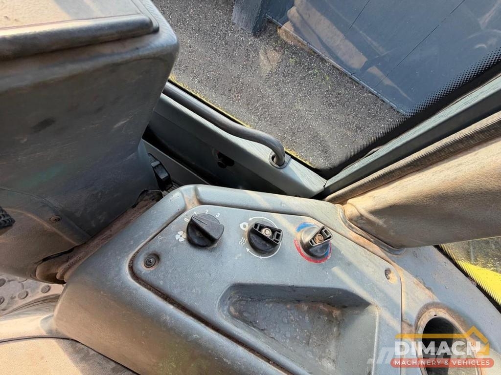 Volvo L30B Quick coupler - Folding bucket - Forks Wheel loaders